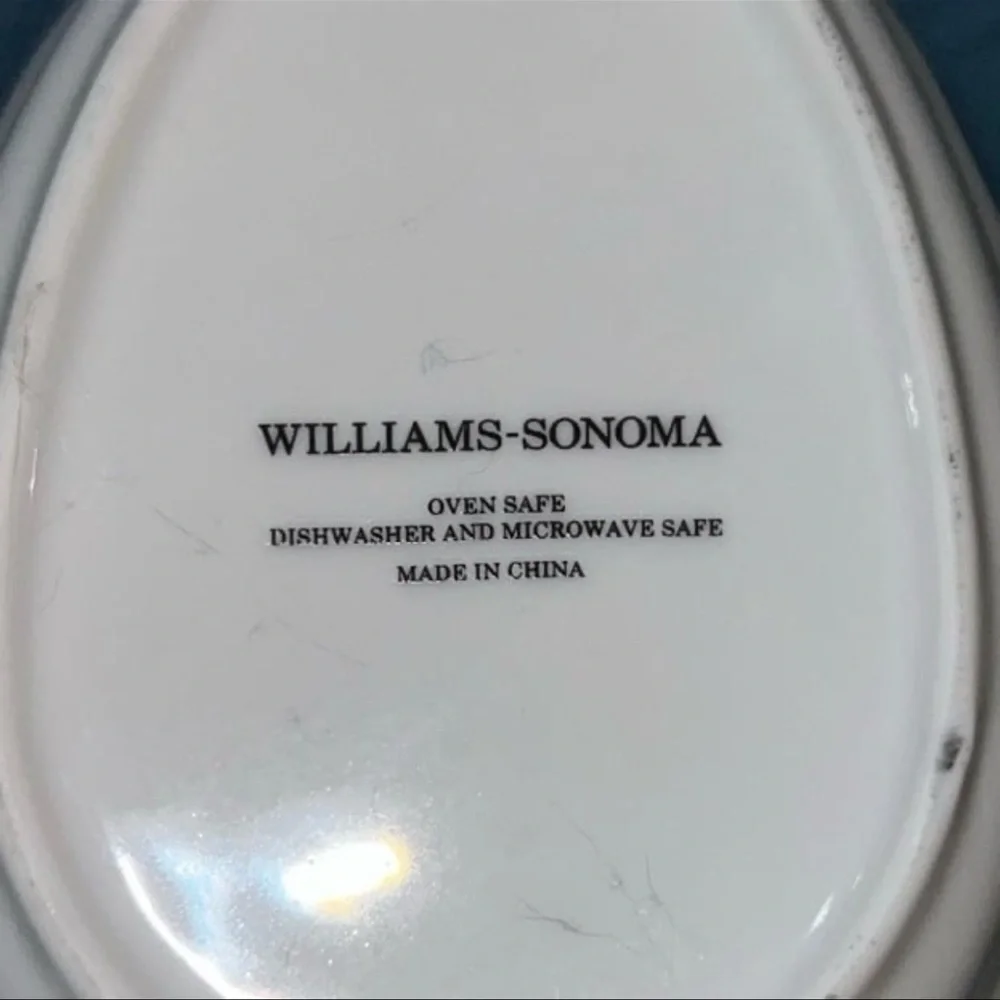 WILLIAMS SONOMA EGG SHAPED BOWLS W/ SCALLOPED EDGES AND EASTER BUNNY DESIGNS